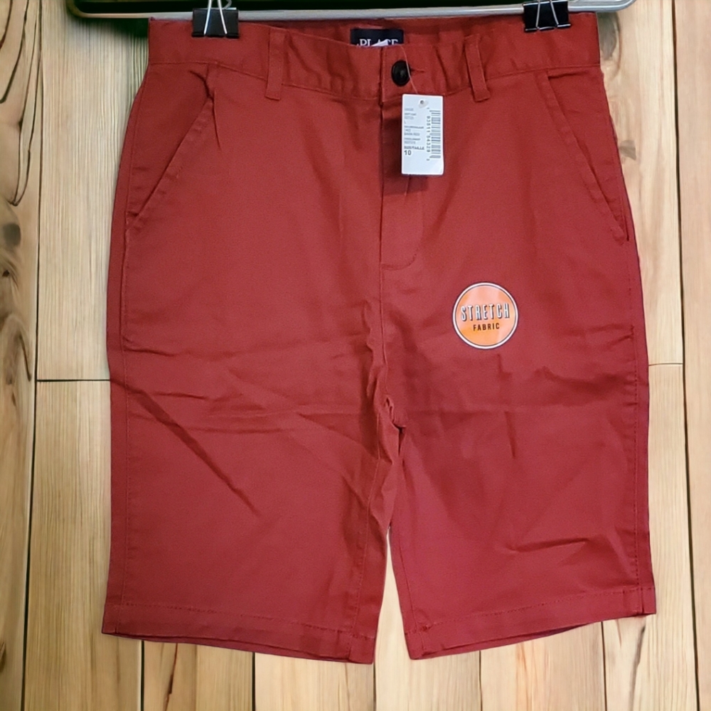 red shorts